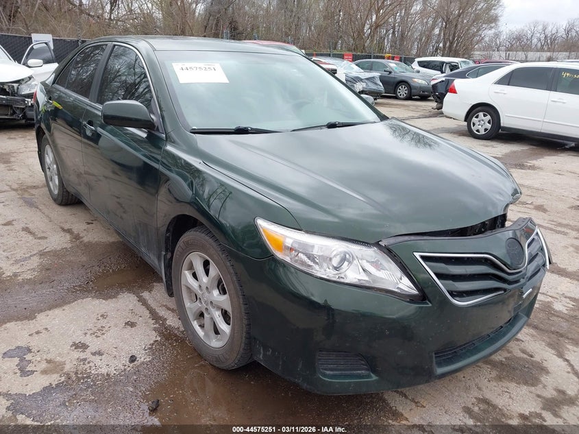 2011 TOYOTA CAMRY LE