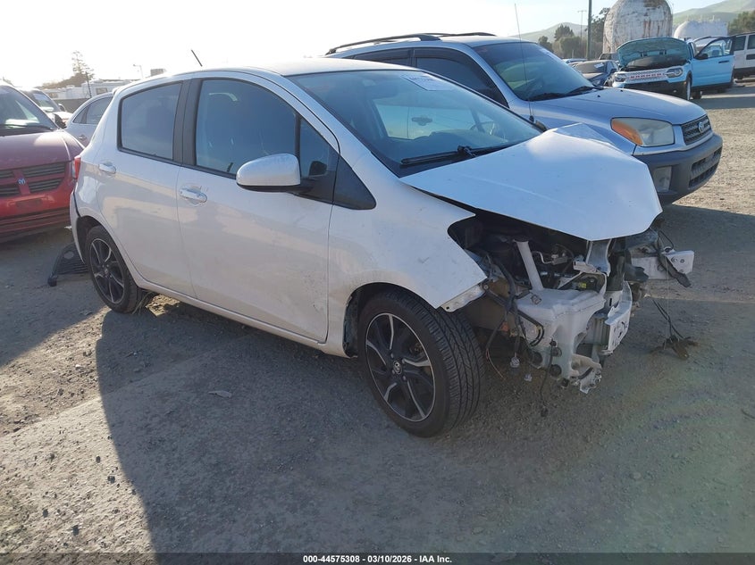 2015 TOYOTA YARIS SE