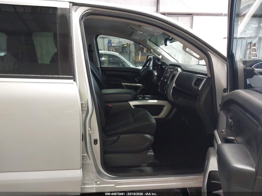 2018 Nissan Titan Sv