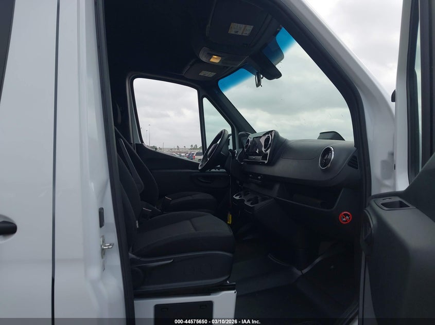 2025 Mercedes-Benz Sprinter 2500 Standard Roof 4-Cyl Diesel