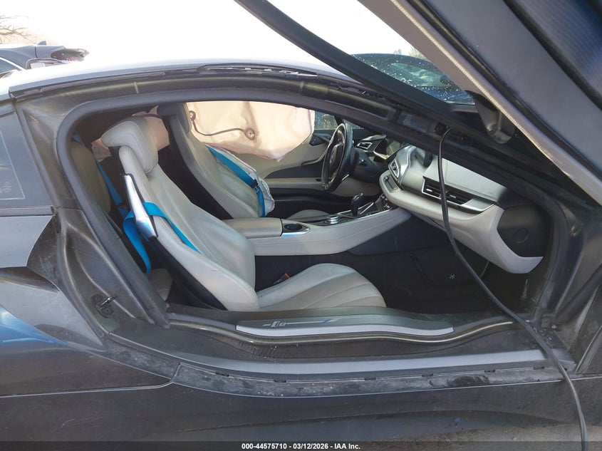 2014 BMW I8 auction photo 5
