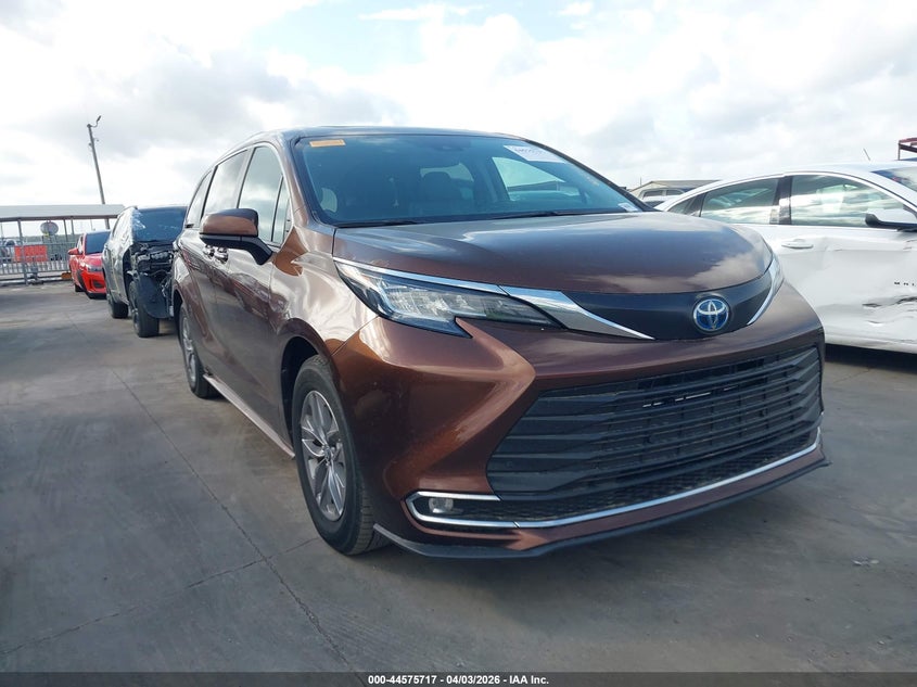 2023 Toyota Sienna Xle