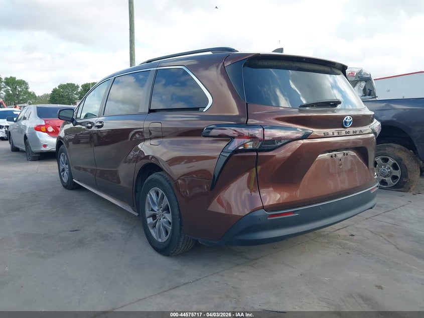 2023 Toyota Sienna Xle