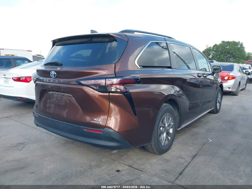 2023 Toyota Sienna Xle