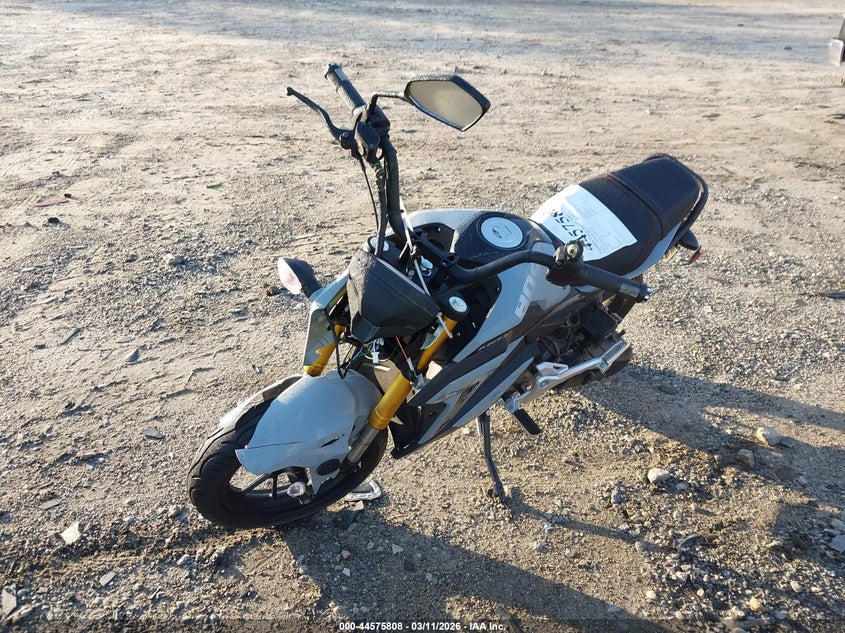 VIN: LXDTCLRM4S1001838 2025 DONGFANG DF200STG