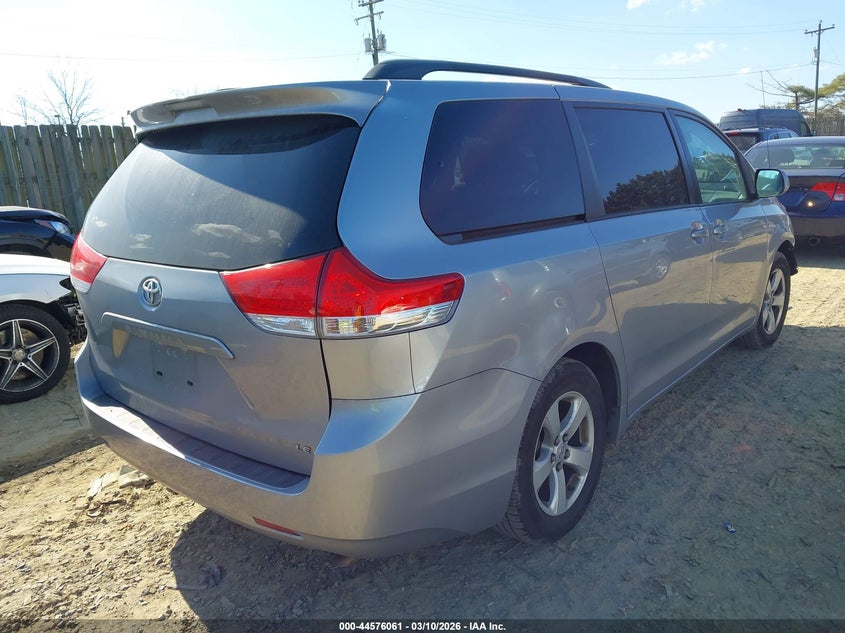 2011 Toyota Sienna Le V6