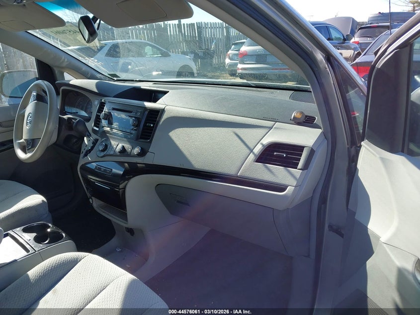 2011 Toyota Sienna Le V6