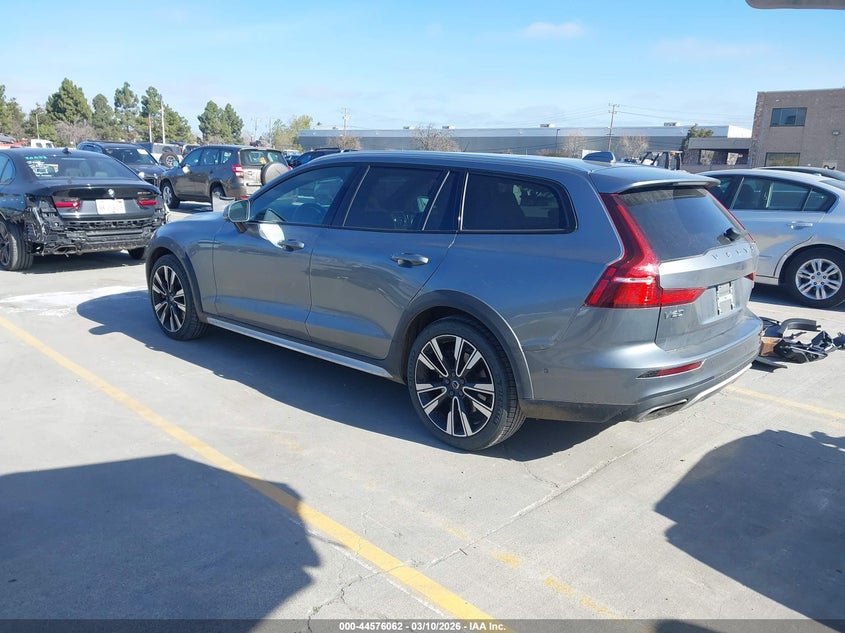 2020 Volvo V60 Cross Country T5