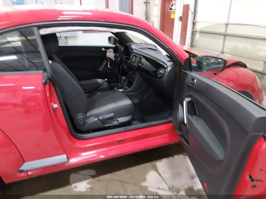 2018 Volkswagen Beetle 2.0T Coast/2.0T S