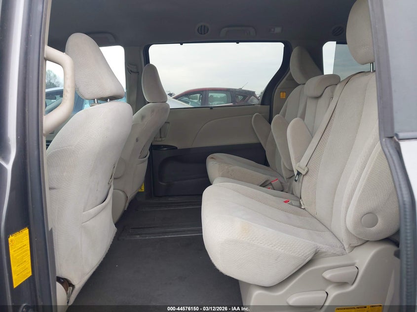 2011 Toyota Sienna 3.5 Le V6 Grey Lot 111044576150 Vin 5TDKK3DC2BS073895