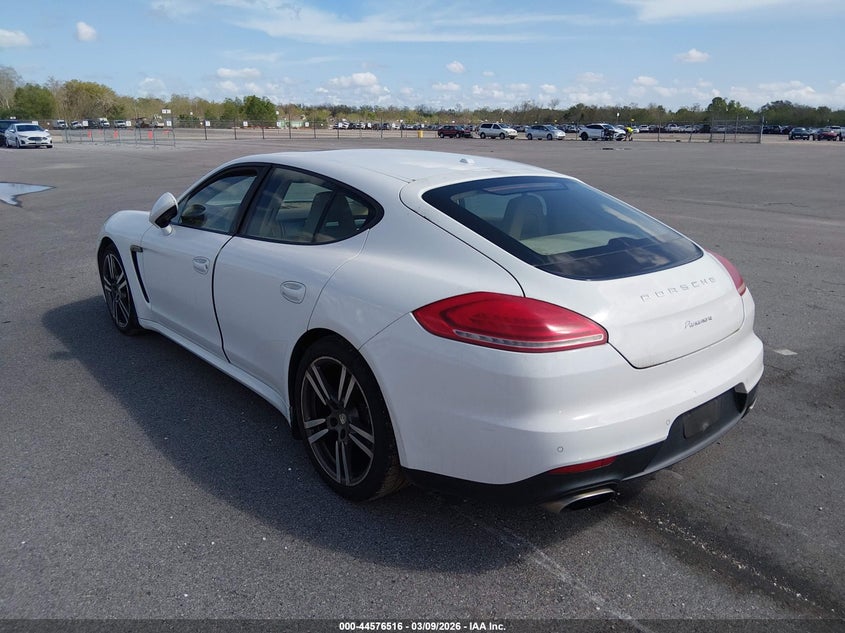 2015 Porsche Panamera 4