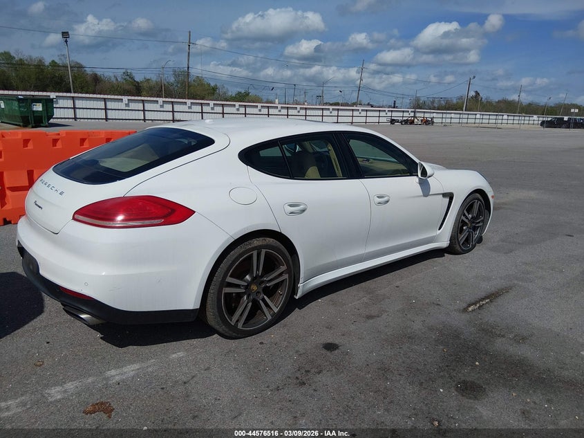 2015 Porsche Panamera 4