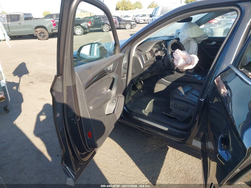 2018 Audi Q5 2.0T Premium/2.0T Tech Premium