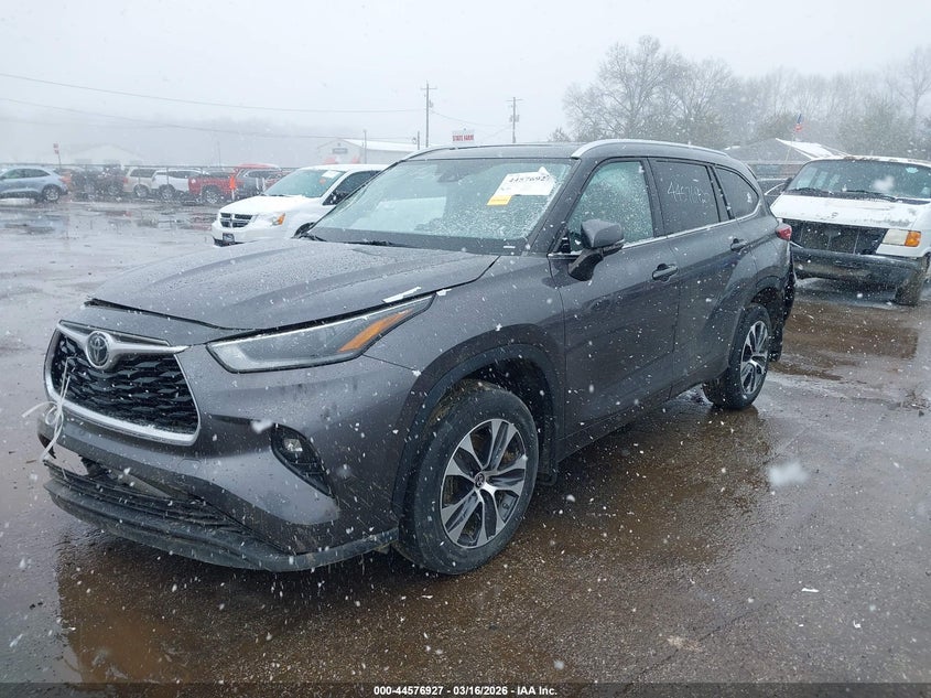 2021 Toyota Highlander Xle