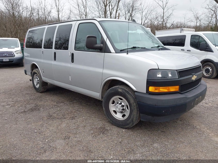 1GAWGEFG3K1340899 2019 Chevrolet Express 2500 Ls auction photo 1