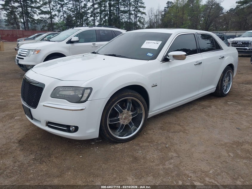 2C3CCAET2CH242516 2012 Chrysler 300c 5.7 white