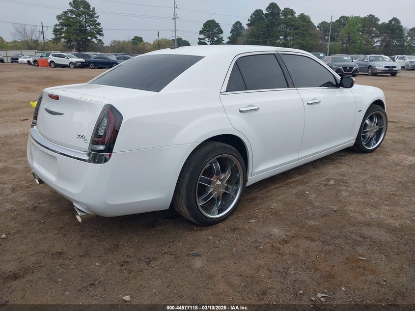 2C3CCAET2CH242516 2012 Chrysler 300c 5.7 white