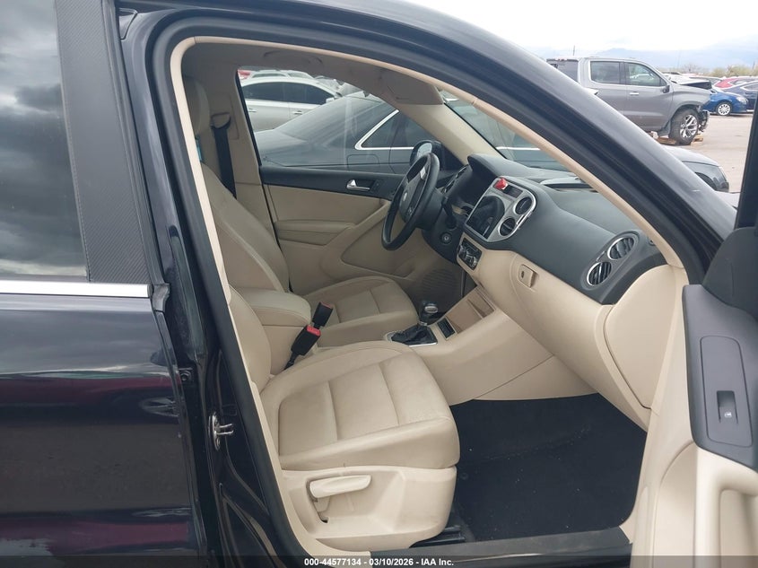 2010 Volkswagen Tiguan S/Se/Sel/Wolfsburg Edition