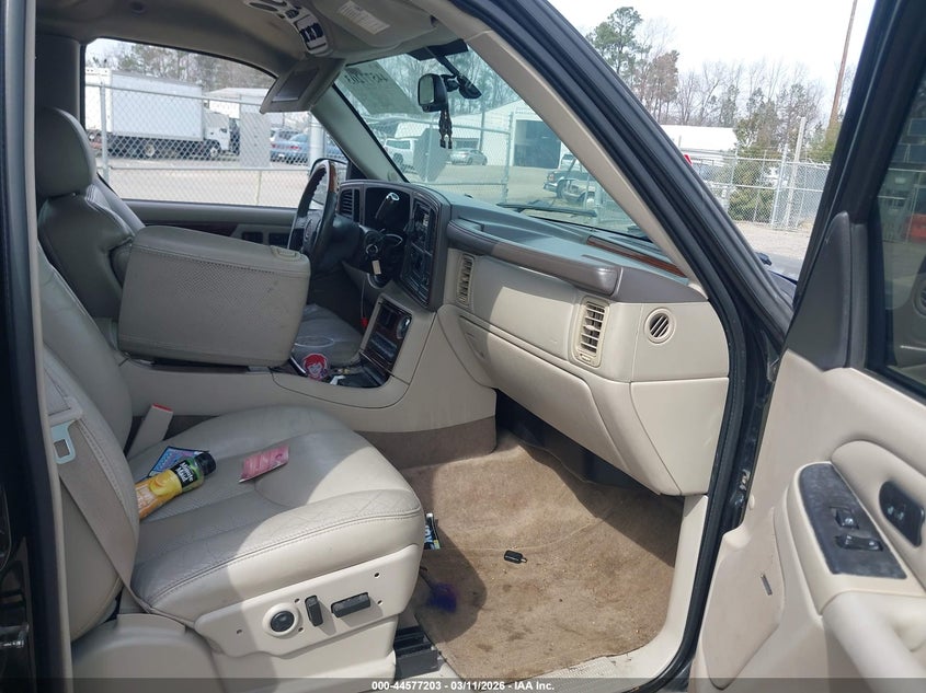 2004 Cadillac Escalade Standard