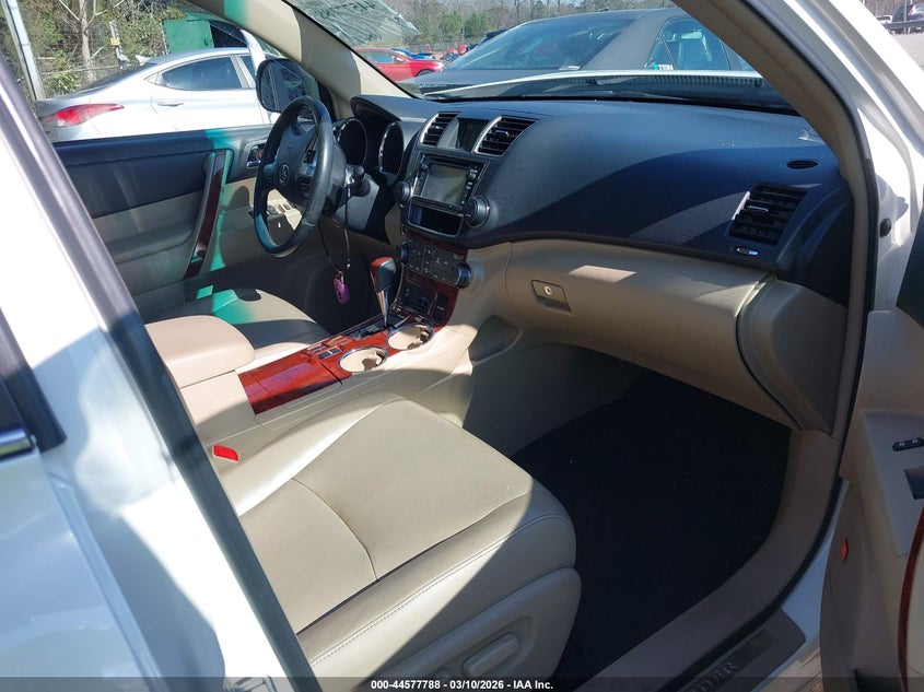 2013 Toyota Highlander Limited V6