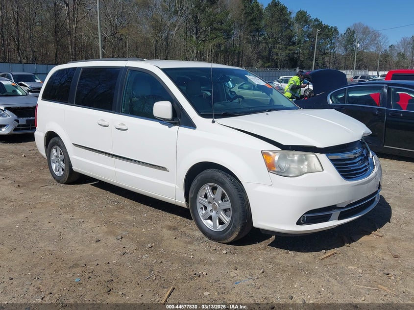 2013 Chrysler Town & Country Touring