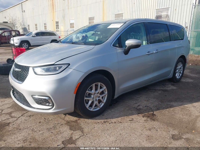 2023 Chrysler Pacifica Touring L