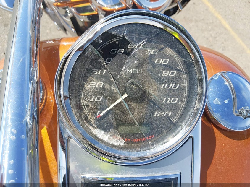 2014 Harley-Davidson Flhr Road King VIN: 1HD1FBM11EB712674 Lot: 44578117