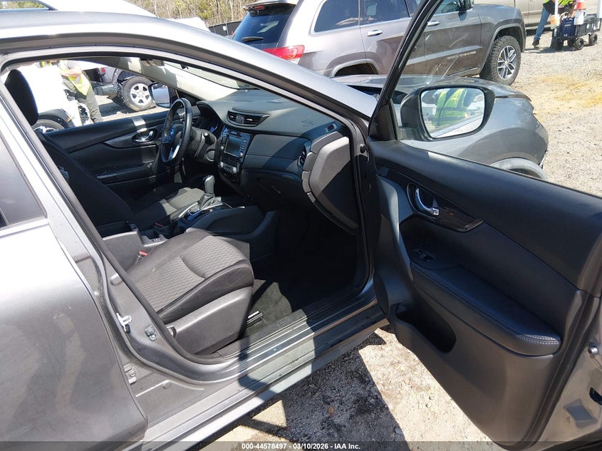 2018 Nissan Rogue Sv