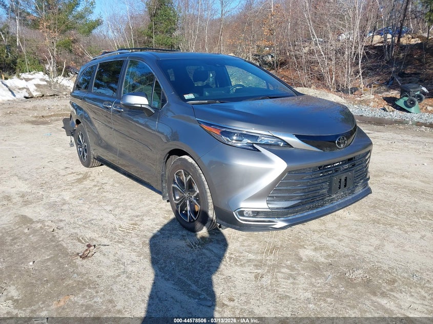 2026 Toyota Sienna Platinum