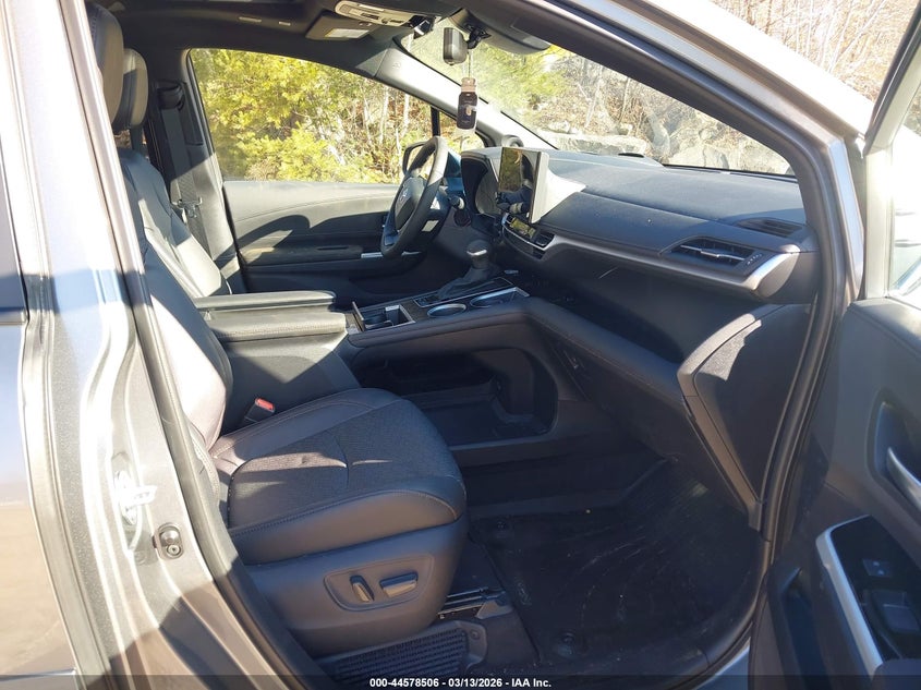 2026 Toyota Sienna Platinum