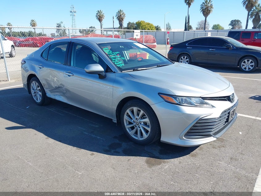 2021 Toyota Camry Le