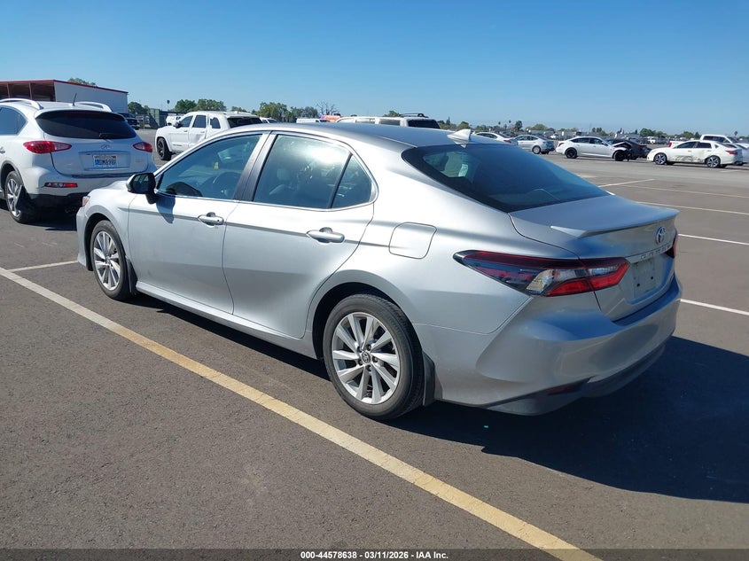 2021 Toyota Camry Le