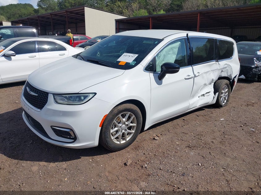 2025 Chrysler Pacifica Select