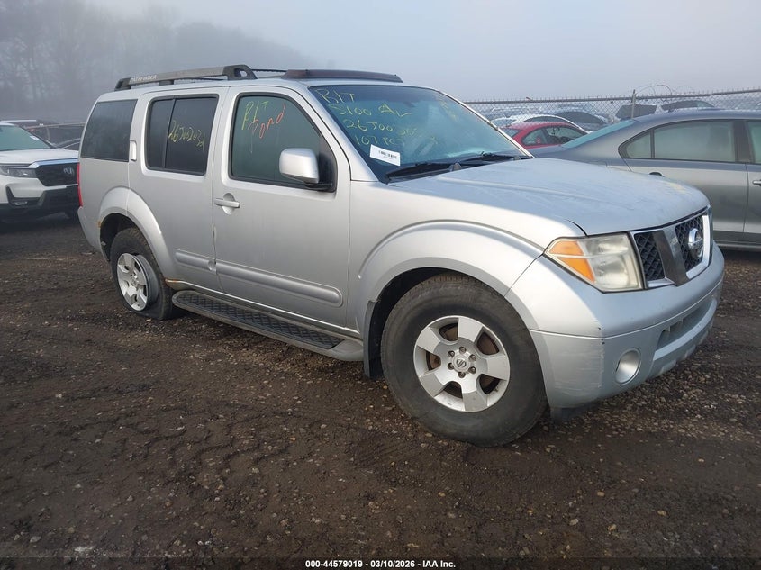 2005 Nissan Pathfinder Se