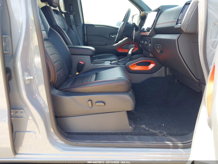 2025 Nissan Frontier Pro-4X 4X4