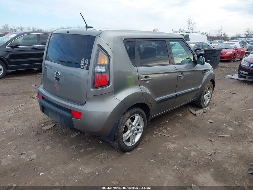 2011 Kia Soul +