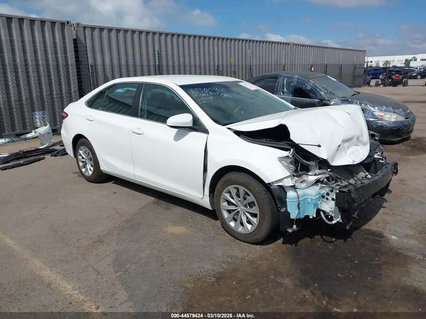 2015 Toyota Camry Le