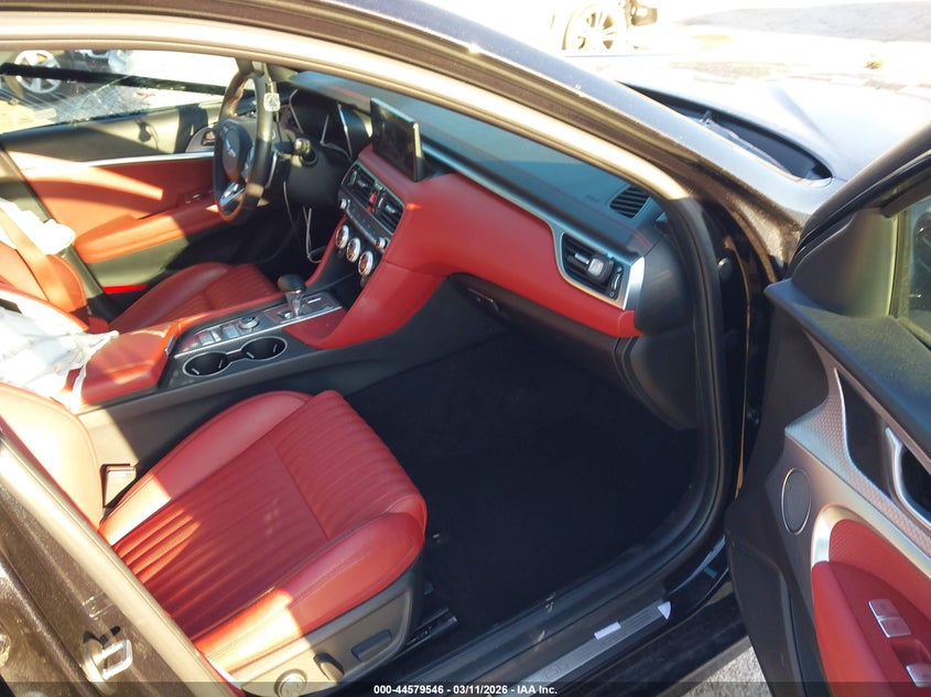 2023 Genesis G70 2.0T Rwd