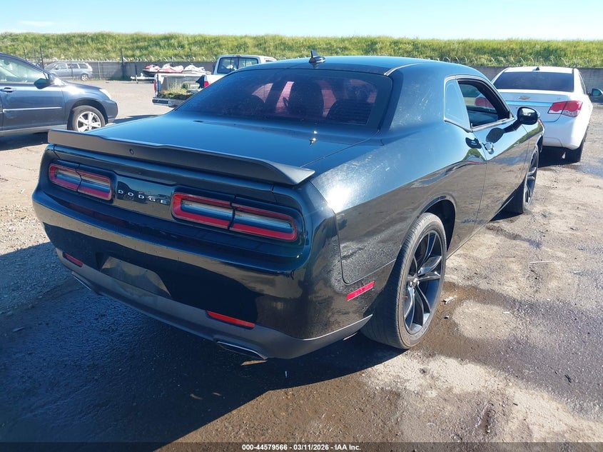 2018 Dodge Challenger Sxt