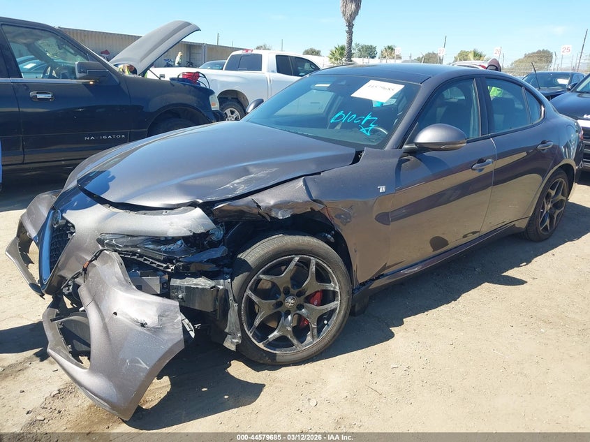 2022 Alfa Romeo Giulia Ti Rwd