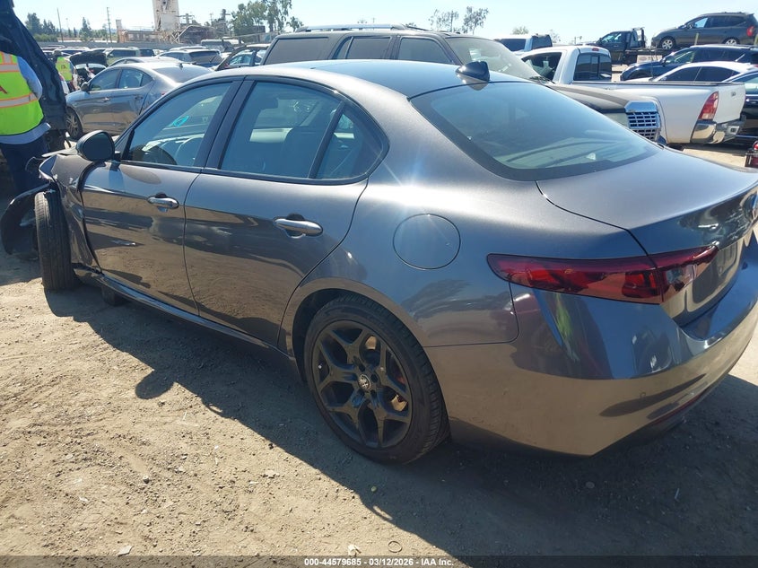 2022 Alfa Romeo Giulia Ti Rwd