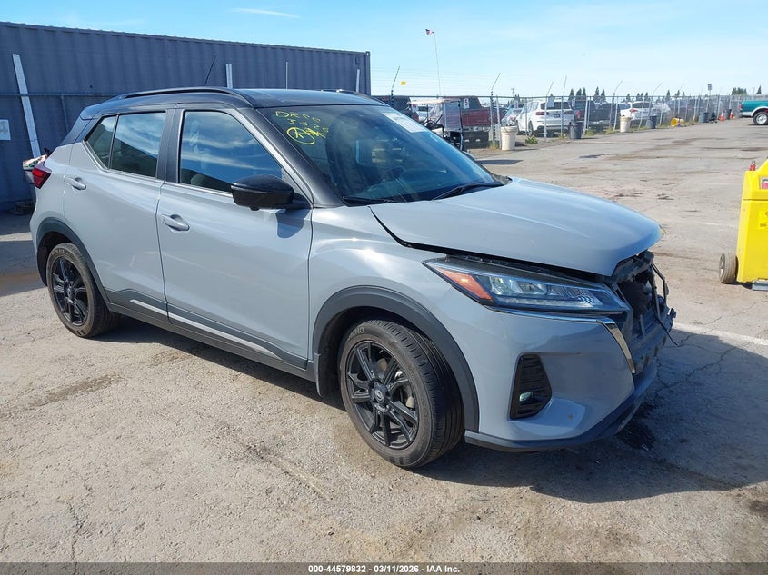 2023 NISSAN KICKS SR XTRONIC CVT