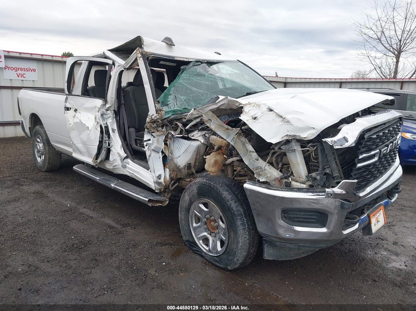 2022 Ram 3500 Big Horn 4X4 8' Box