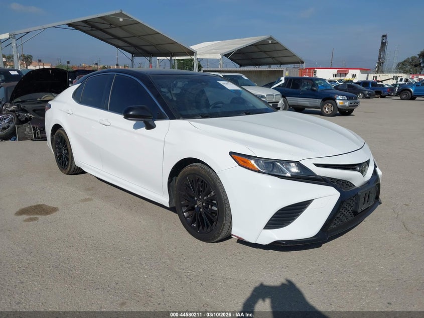 2018 TOYOTA CAMRY SE