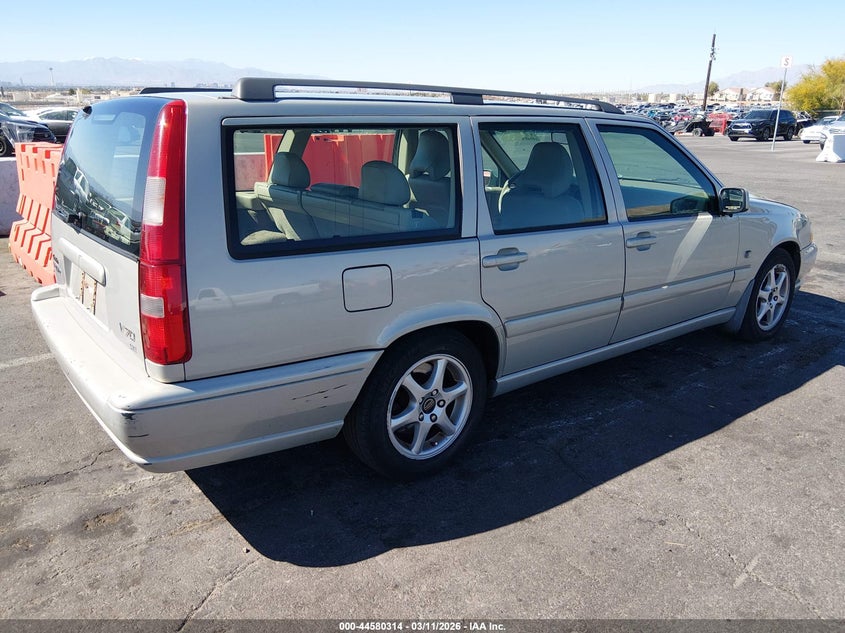 2000 Volvo V70 Se