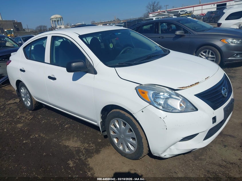 2014 Nissan Versa 1.6 S+