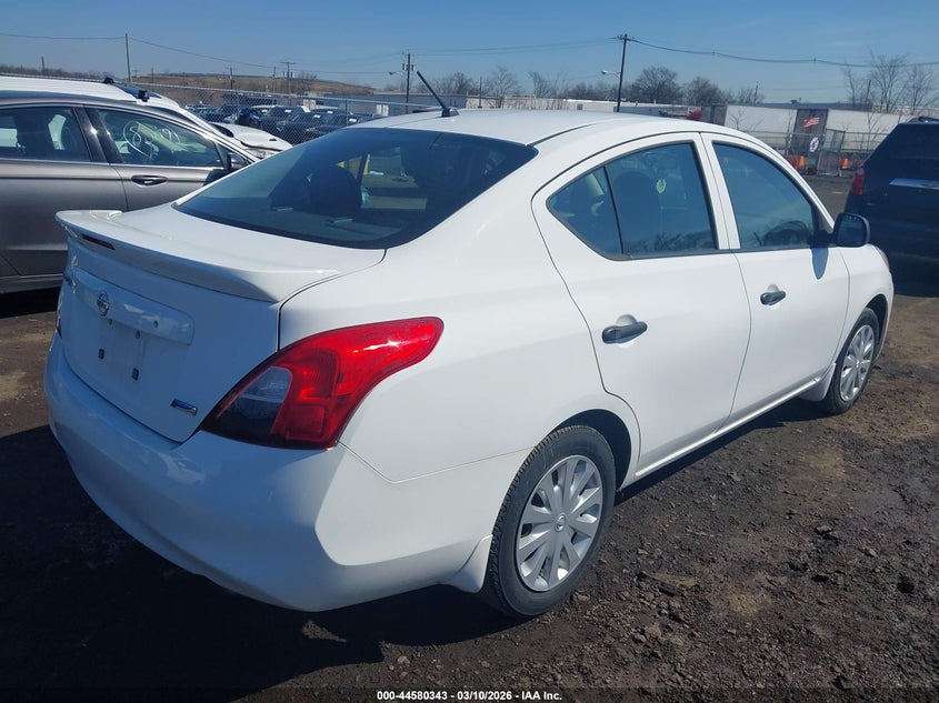 2014 Nissan Versa 1.6 S+