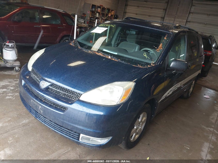 2004 Toyota Sienna Le