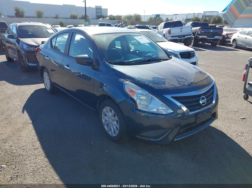 3N1CN7AP4FL853731 NISSAN VERSA Photo 1