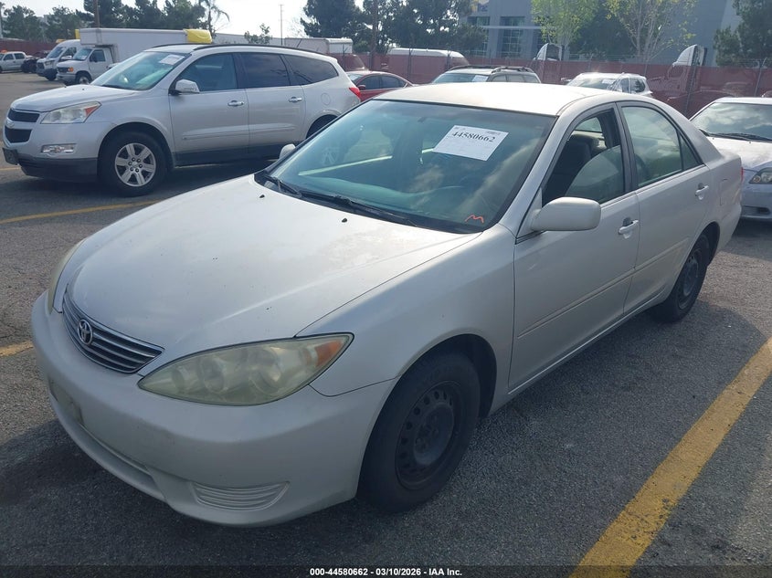 2005 Toyota Camry Le